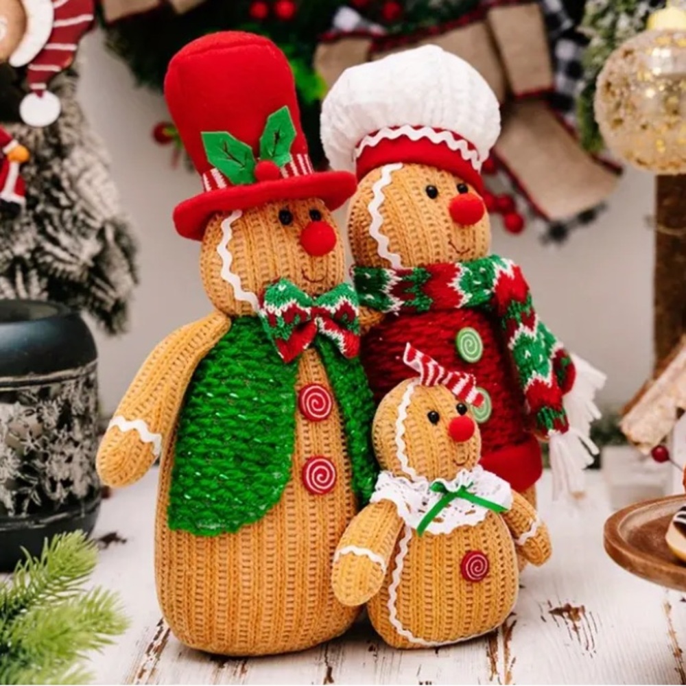Gingerbread Family Christmas Knit Plush - Picture 6 of 7